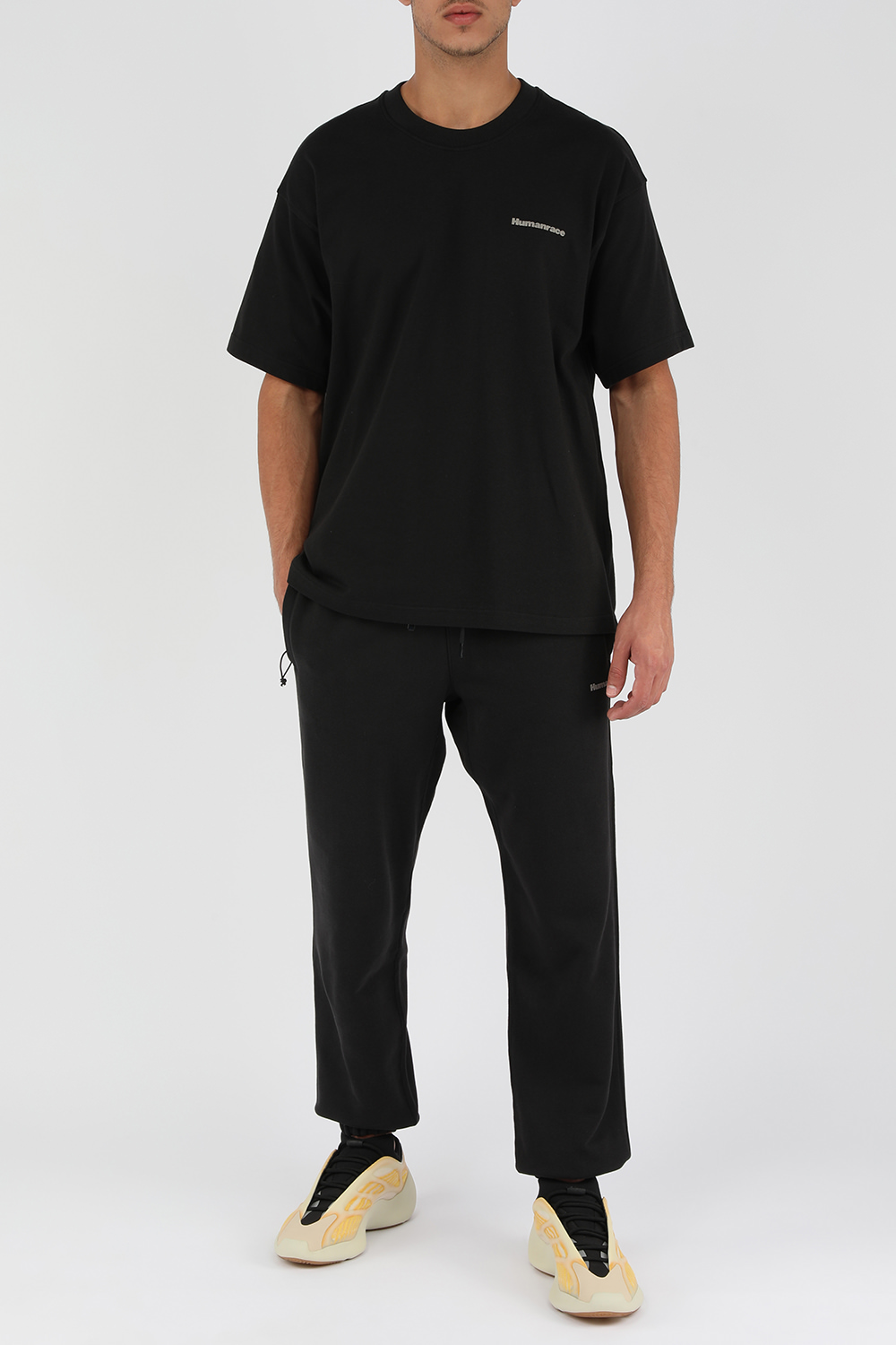 פארל וויליאמס X אדידס מכנסי טרנינג שחורים